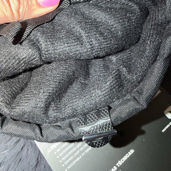 DC Black Winter Gloves for Men M//L nwt - Picture 4 of 8